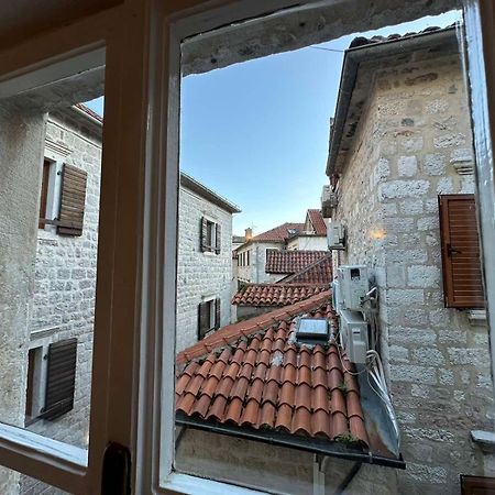 Charming Apartment With A Terrace Kotor Dış mekan fotoğraf