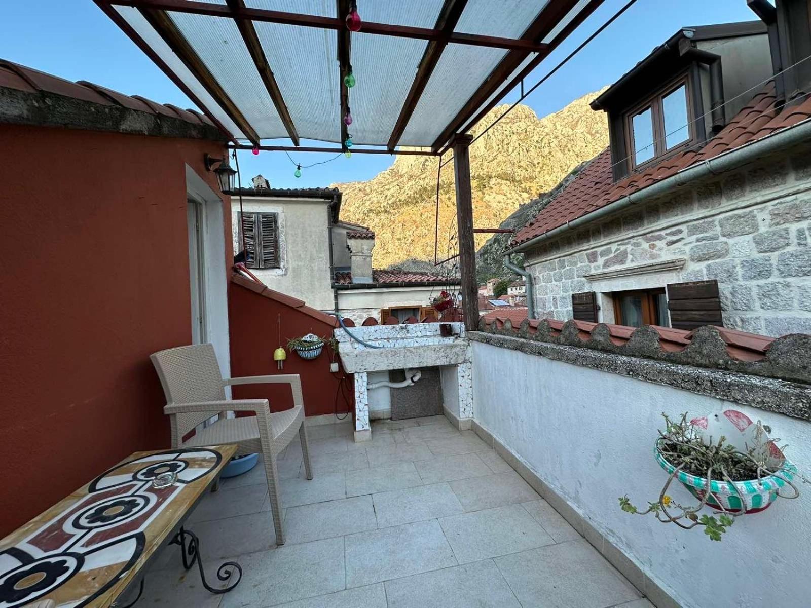 Charming Apartment With A Terrace Kotor Dış mekan fotoğraf